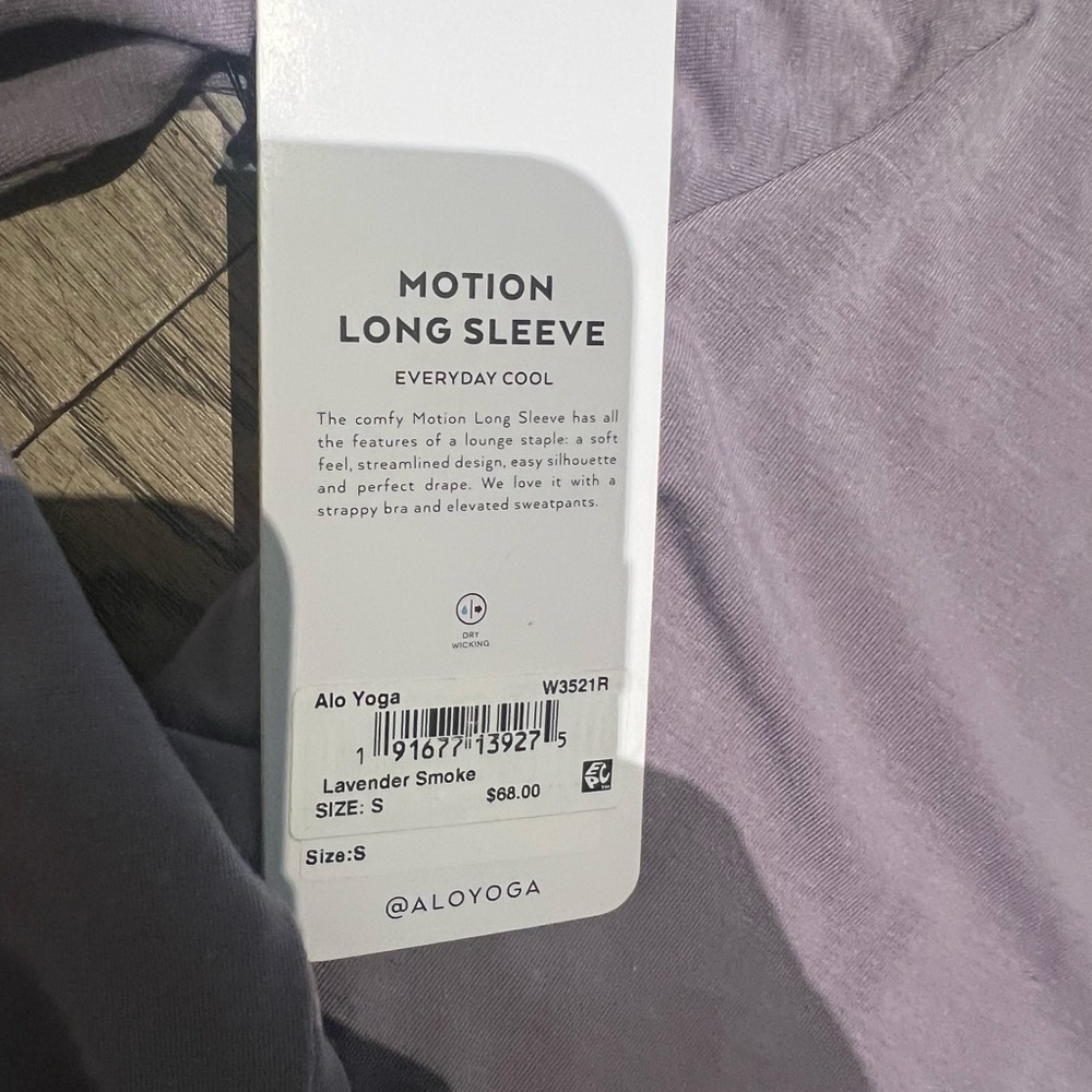 Alo Yoga Motion Long Sleeve Top ( lavender smoke) - Picture 6 of 7